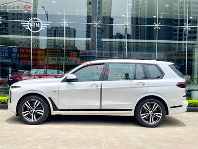 Xe BMW X7 xDrive40i M Sport 2023