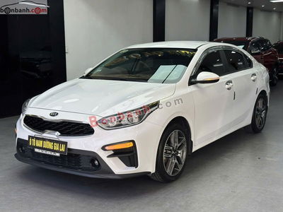 Xe Kia Cerato 1.6 MT 2020