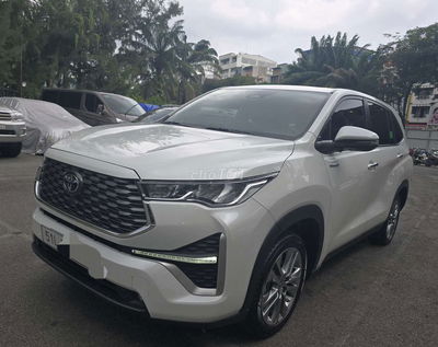 Innova cross HEV 2024 -3080 km