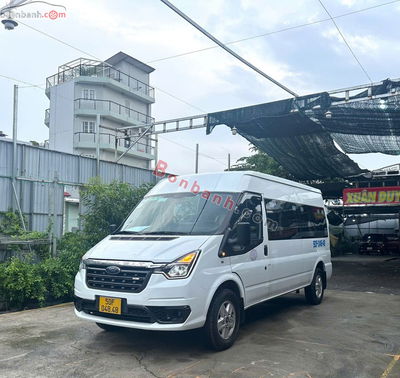 Xe Ford Transit Tiêu chuẩn 2023