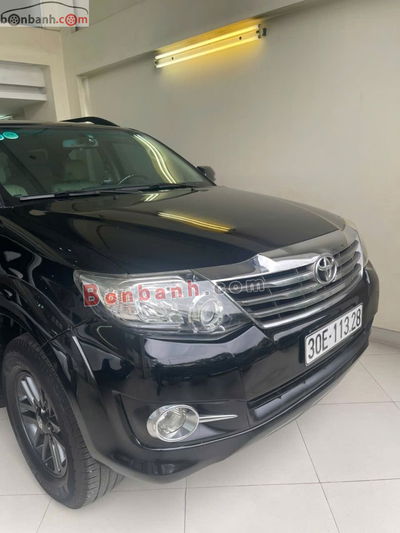 Xe Toyota Fortuner 2.7V 4x2 AT 2015