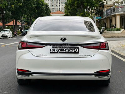 Lexus ES 2023 300h - 20000 km