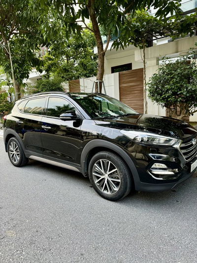 Tucson bản Full xăng cuối 2016 rất mới.