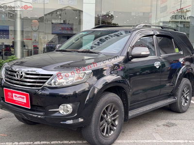 Xe Toyota Fortuner 2.7V 4x2 AT 2015