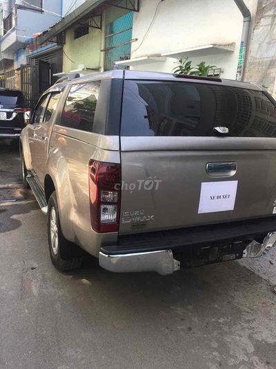 Isuzu Dmax 2015 LS 2.5 4X4 MT