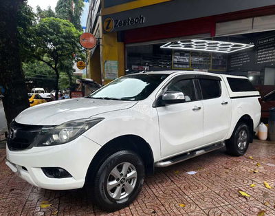 Mazda BT50 sàn 2 cầu 4x4 2017