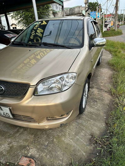 Toyota Vios 2005 số sàn màu vàng cát