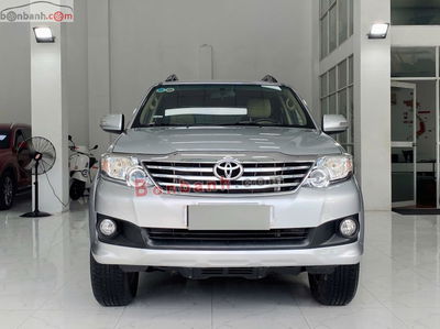 Xe Toyota Fortuner 2.7V 4x2 AT 2013