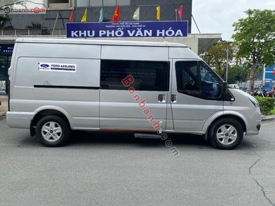 Xe Ford Transit Van 2024
