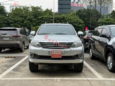 Xe Toyota Fortuner 2.7V 4x2 AT 2014