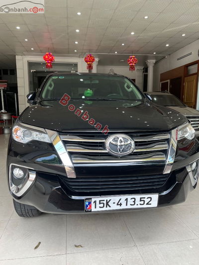 Xe Toyota Fortuner 2.7V 4x2 AT 2017