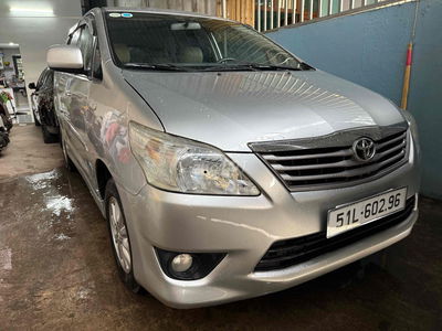 Toyota Innova 2012 E