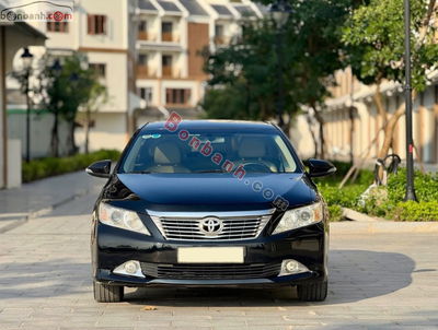 Xe Toyota Camry 2.0E 2014