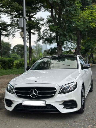 Mercedes Benz E Class 2019 E300 AMG - 35000 km