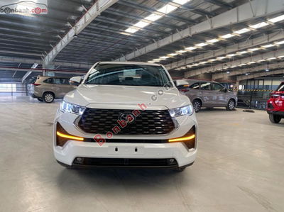Xe Toyota Innova Cross HEV 2.0 CVT 2025