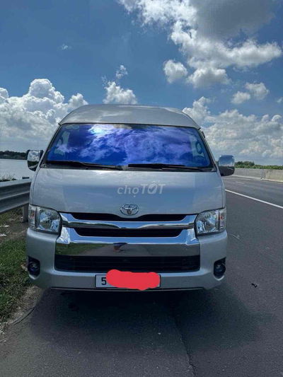 Toyota Hiace 2*** km