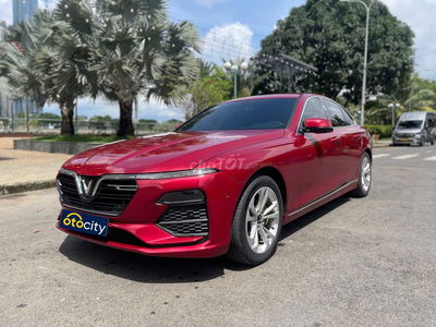 VinFast Lux A Plus 2022 - Màu đỏ - 4v2km