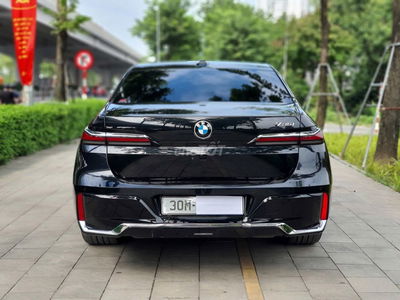 BMW 7 Series 2023 735Li M Sport - 16000 km