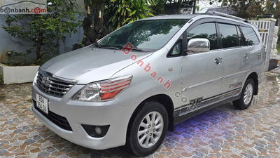 Xe Toyota Innova 2.0E 2012