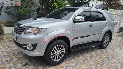 Xe Toyota Fortuner 2.5G 2015