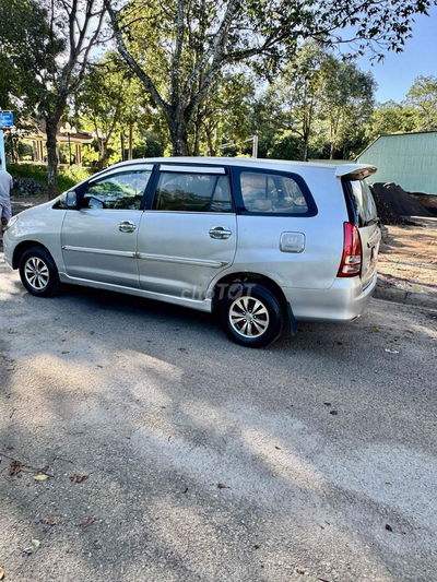 Toyota Innova 2008 - 200000 km