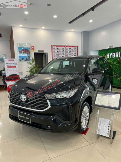 Xe Toyota Innova Cross 2.0 CVT 2025