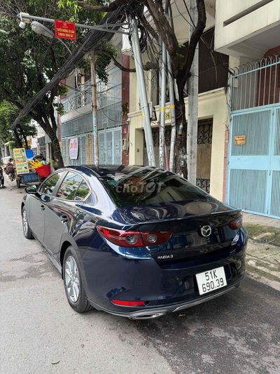 Mazda 3 2023 1.5L Luxury - 2800 km