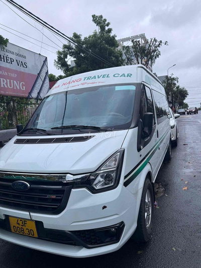 Ford Transit 2023 Xe ít đi 7v lên nhiều đồ chơi