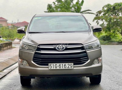 Toyota Innova E số sàn 2018 đồng ánh kim rất đẹp