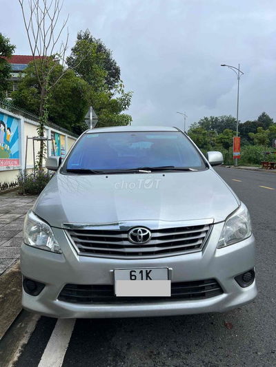 Toyota Innova 2013 2.0E Xe Zin Đẹp Số Sàn 8 Chỗ