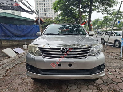 Xe Toyota Fortuner 2.7V 4x4 AT 2013