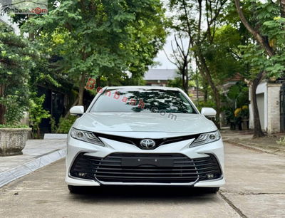 Xe Toyota Camry 2.0Q 2023