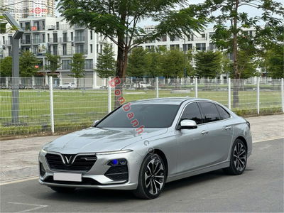Xe VinFast Lux A 2.0 Premium 2.0 AT 2021