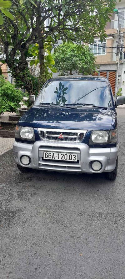 Ô tô Mitsubishi Jolie 2001 màu Xanh Bạc