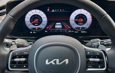 KIA Carnival 2023 màu trắng ngọc, 46.000 KM