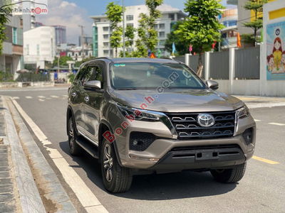 Xe Toyota Fortuner 2.4L 4x2 AT 2022