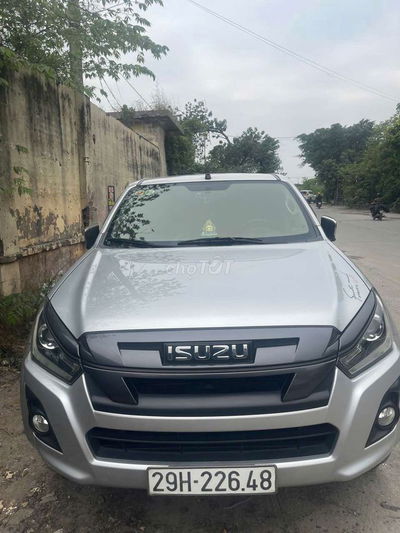 Bán xe Isuzu D-Max 4x4 MT 2018 màu bạc