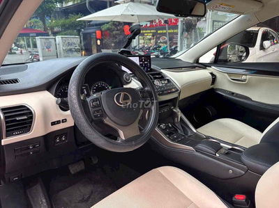 Lexus NX 2017 - 4000 km