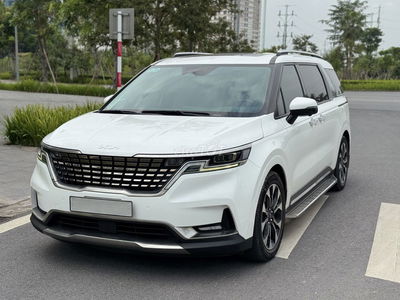 Kia Carnival Signature 2.2D 2022 model 2023