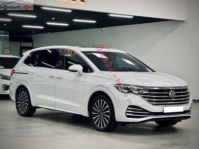 Xe Volkswagen Viloran Luxury 2024