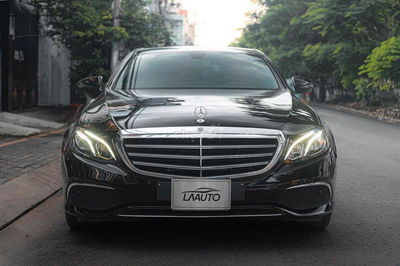 Mercedes E200 Model 2020 - Đen Nâu - 62.000 km