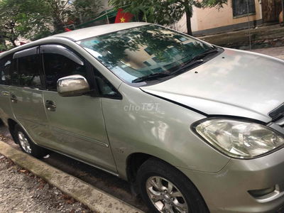 Toyota Innova 206Jmt - 123456 km