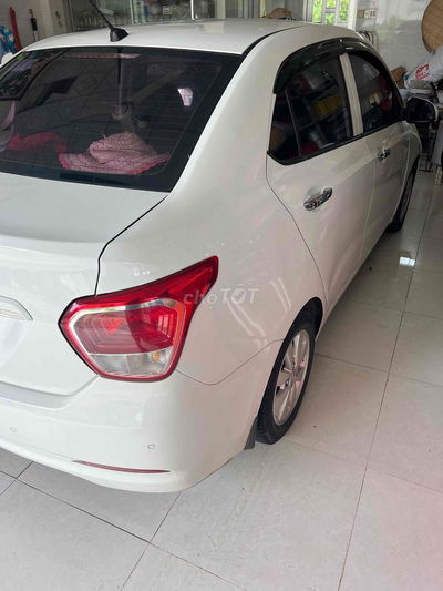 Hyundai Grand i10 2017 Sedan 1.2 MT - 220000 km