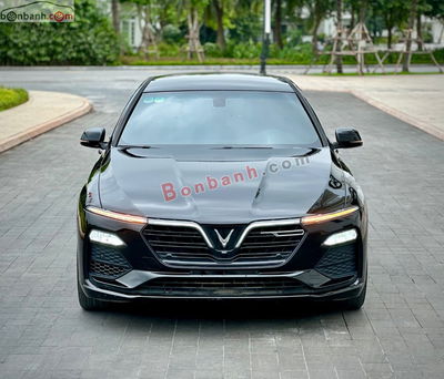 Xe VinFast Lux A 2.0 Base 2.0 AT 2020