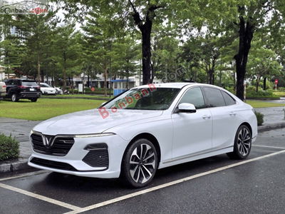 Xe VinFast Lux A 2.0 Premium 2.0 AT 2019