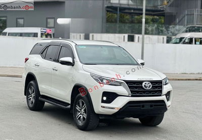 Xe Toyota Fortuner 2.4G 4x2 AT 2020
