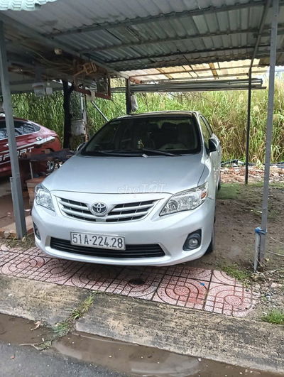Toyota Altis 1.8G 2011 màu Bạc