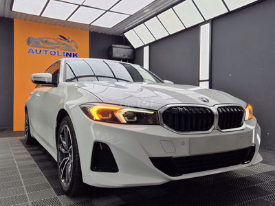 BMW 320i Sport Line model 2025 - 12000 km