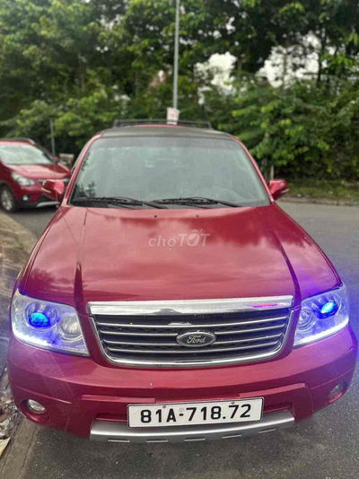 Ford Escape 2005 - SUV 2 Chỗ - Màu Đỏ