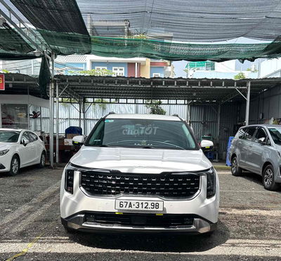 Kia Carnival 2.2D Premium 8 chỗ 2024 - 72000km